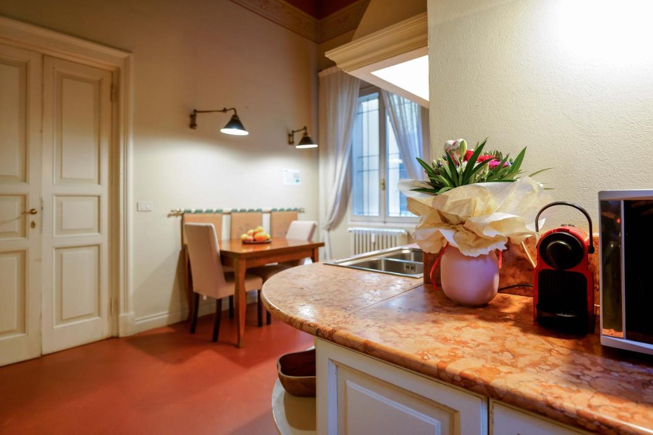 Suite Aldrovandi, With Private Garden Bologna Kültér fotó