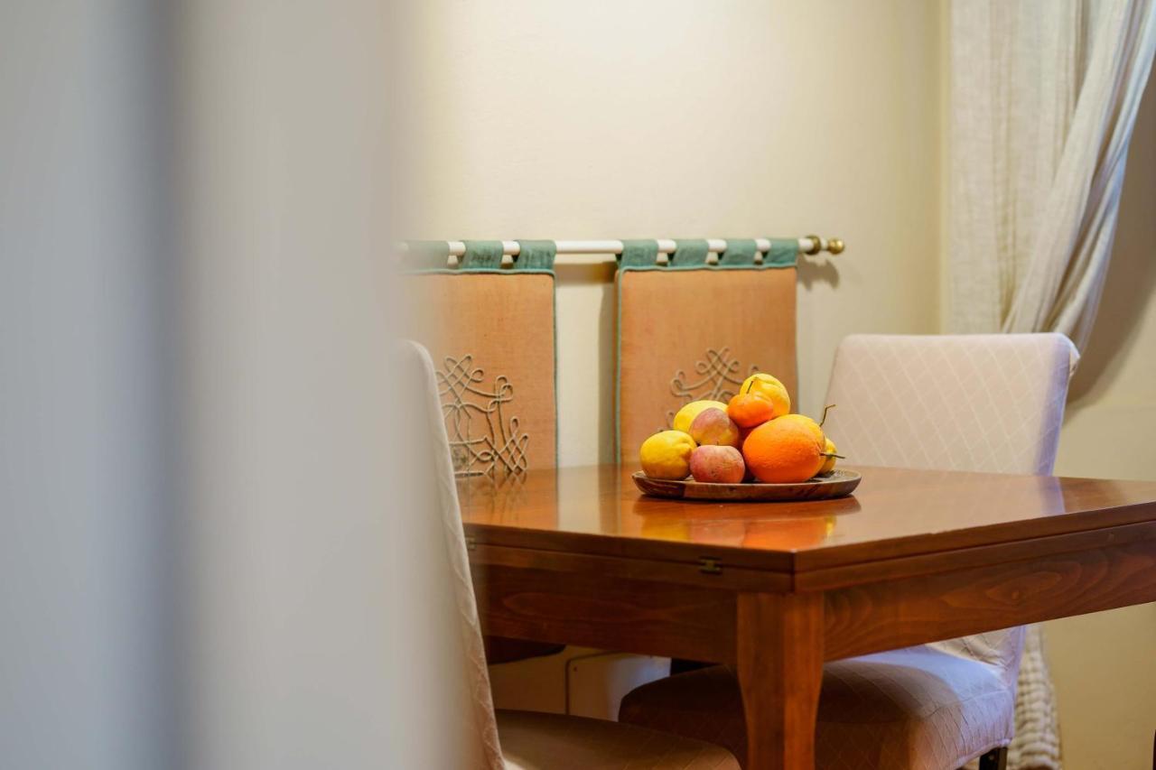 Suite Aldrovandi, With Private Garden Bologna Kültér fotó